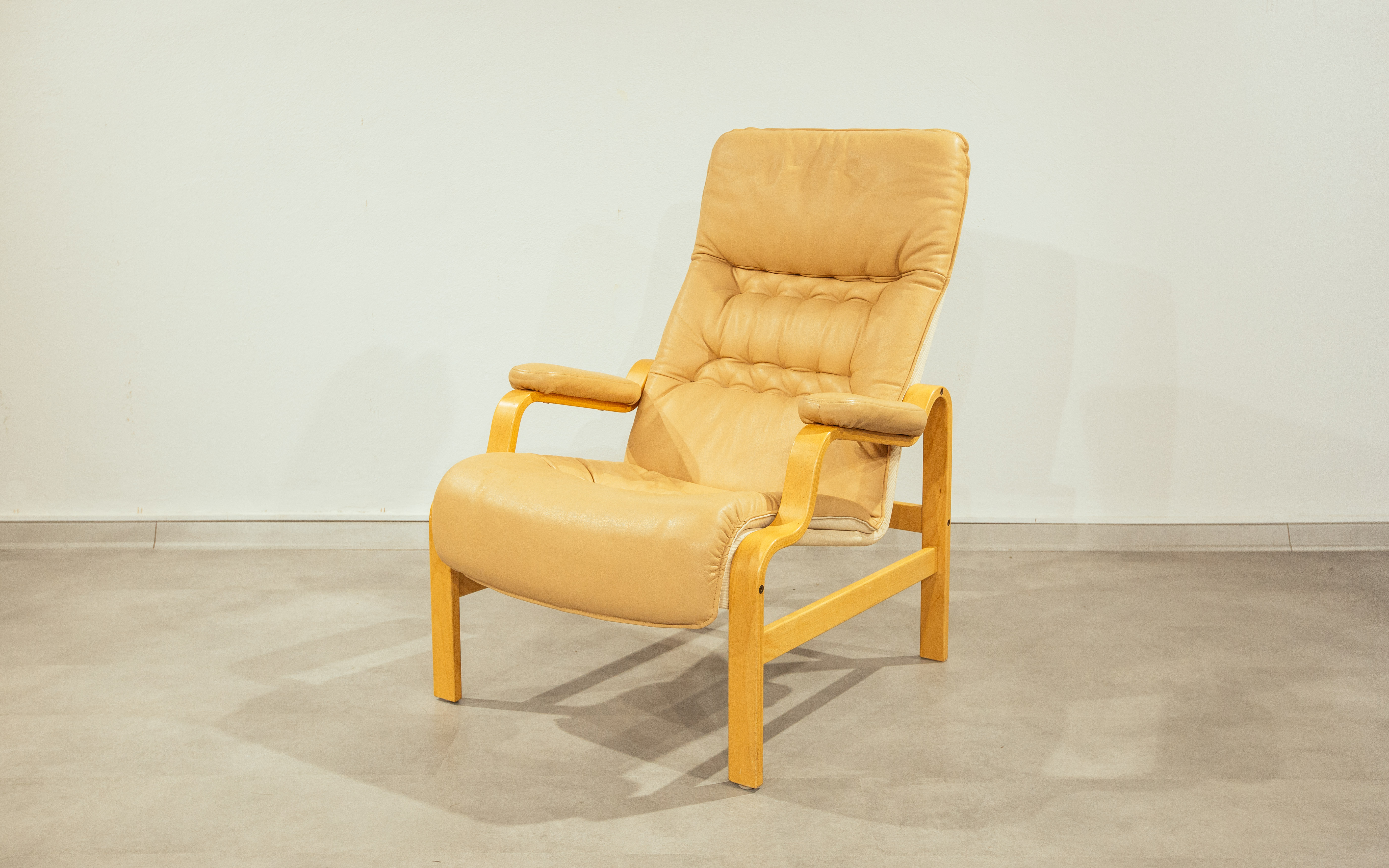 Mid-Century Modern Scandinavian Lounge Chair 